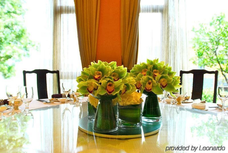 Crowne Plaza Hangzhou Xanadu Resort المطعم الصورة