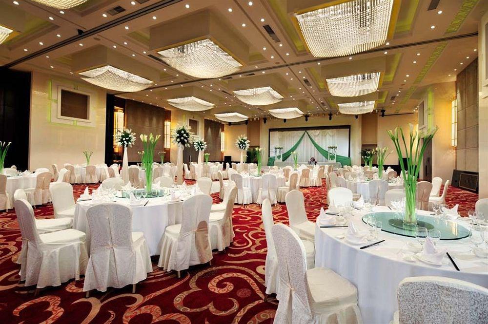 Crowne Plaza Hangzhou Xanadu Resort المطعم الصورة